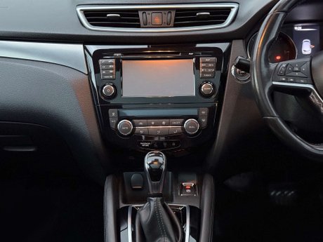 Nissan Qashqai 1.6 Qashqai Tekna dCi CVT 5dr 32