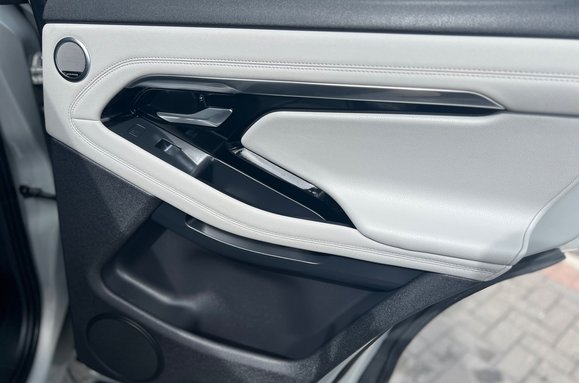 Land Rover Range Rover Evoque FIRST EDITION MHEV AUTO PAN ROOF 27