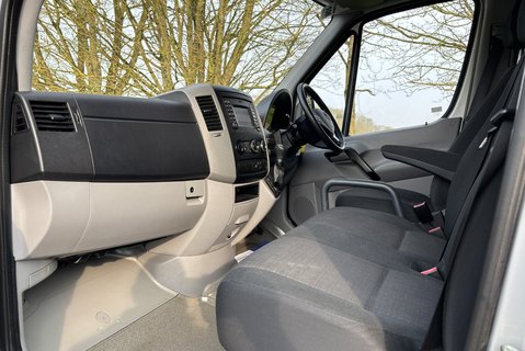 Mercedes-Benz Sprinter 319 V6 Cdi 4x4 5g-Tronic Mwb Hr Panel Van - Air Con - Direct from MOD 15