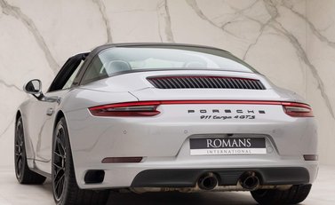 Porsche 911 Targa 4 GTS (991.2) 25