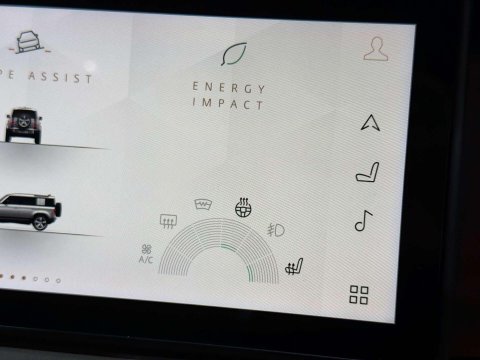 Land Rover Defender 2.0 SD4 S SUV 5dr Diesel Auto 4WD Euro 6 (s/s) (240 ps) 32