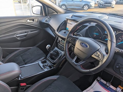 Ford Kuga ST-LINE TDCI 12