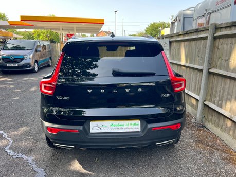 Volvo XC40 2.0 T4 R-DESIGN AWD AUTOMATIC 5