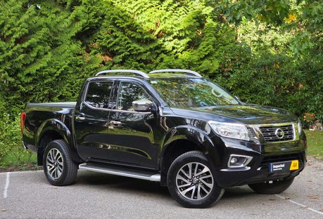 Nissan Navara 2.3 Navara Tekna dCi Auto 4WD 5dr
