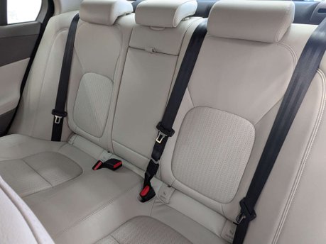 Jaguar XE 2.0 XE Portfolio i Auto 4dr 49