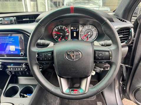 Toyota Hilux GR SPORT 4WD D-4D DCB 29