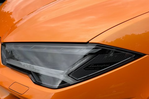 Lamborghini Urus V8 - ORANGE -AKRAPOVIC EXHAUST -PAN ROOF -B&O-MASSAGE SEATS-BLIND SPOT -ACC 86