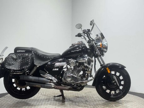 Keeway Superlight 125 2019 10K PROJECT BIKE SPARES OR REPAIR 125CC CRUISER LEARNER BIKE