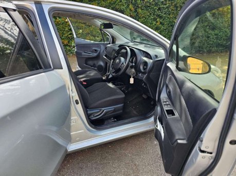 Toyota Yaris 1.5 VVT-h Icon Tech E-CVT Euro 6 (s/s) 5dr 64