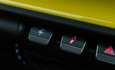 Porsche 911 GT3 TOURING (992) 21