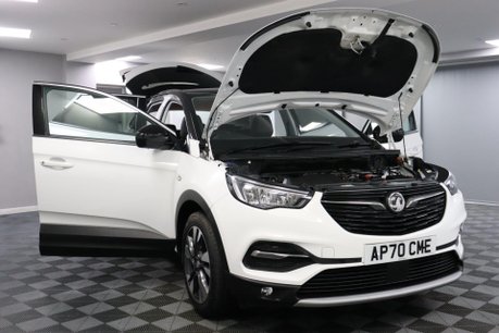 Vauxhall Grandland X SRI NAV 15