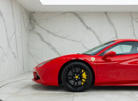 Ferrari 488 GTB 33
