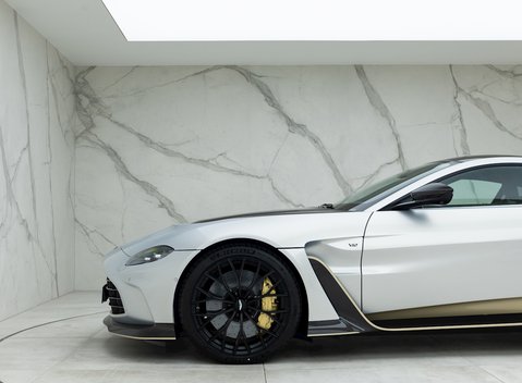 Aston Martin V12 Vantage 32
