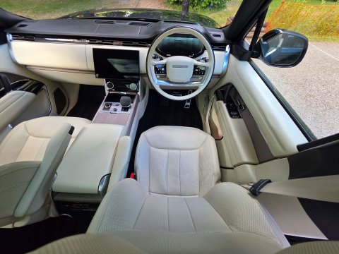 Land Rover Range Rover 3.0 Range Rover Autobiography D MHEV Auto 4WD 5dr 37