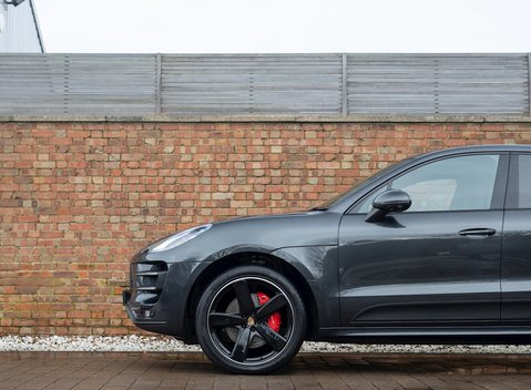 Porsche Macan Turbo 27