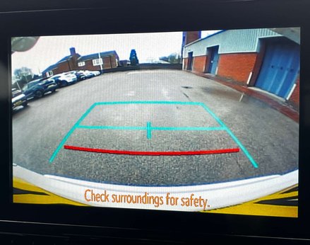 Toyota C-HR 1.8 C-HR-Dynamic HEV CVT 5dr 38