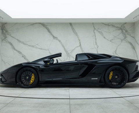 Lamborghini Aventador S LP 740-4 ROADSTER 