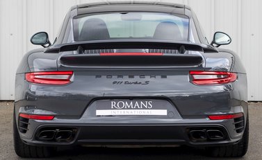 Porsche 911 Turbo S (991.2) 5