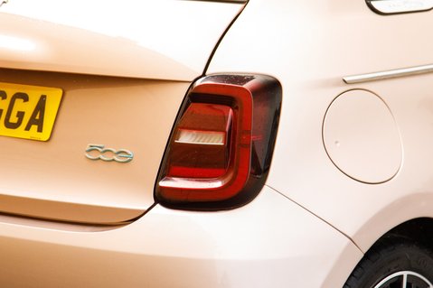 Fiat 500e LA PRIMA 10