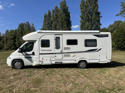 Peugeot Boxer AUTOCRUISE OAKMONT 4 BERTH 3.0 LOW PROFILE ISLAND BED 3