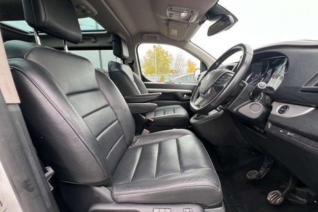 Peugeot Traveller 2.0 BlueHDi Allure Standard MPV 5dr Diesel Manual MWB Euro 6 (s/s) (150 ps) 17
