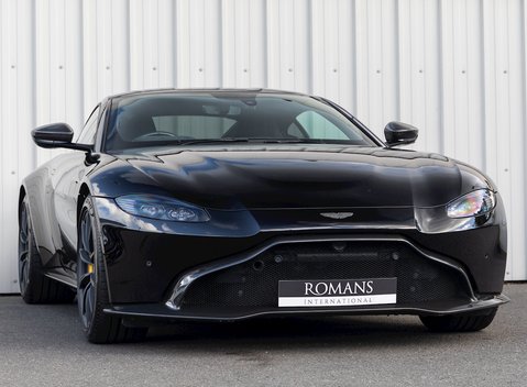 Aston Martin V8 Vantage 1