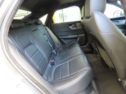 Jaguar XF 3.0 XF V6 S D Auto 4dr 7