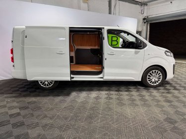Vauxhall Vivaro 1.5 Vivaro F2900 Professional S/S 4