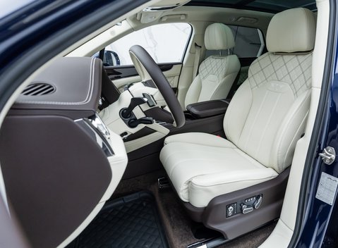 Bentley Bentayga V8 First Edition LHD 16