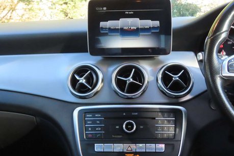Mercedes-Benz GLA 1.6 GLA200 AMG Line (Premium) 7G-DCT Euro 6 (s/s) 5dr 11