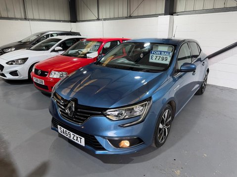 Renault Megane 1.3 TCe Iconic Euro 6 (s/s) 5dr 3