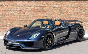 Porsche 918 Spyder Weissach 6