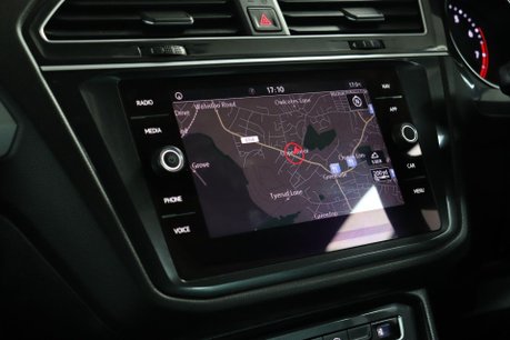 Volkswagen Tiguan SE NAV TSI 38