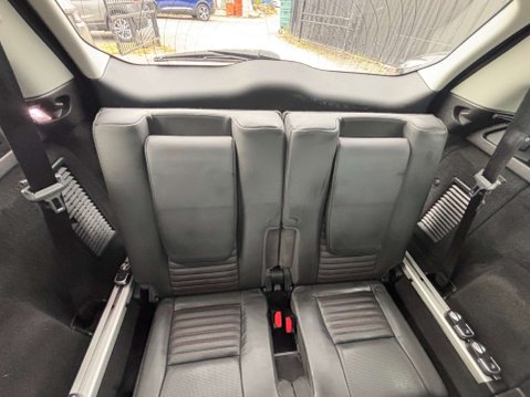 Land Rover Discovery Sport 2.0 TD4 HSE Dynamic Lux SUV 5dr Diesel Auto 4WD Euro 6 (s/s) (180 ps) 56