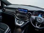Mercedes-Benz V Class 2.0 V300d AMG Line MPV 5dr Diesel G-Tronic+ Euro 6 (s/s) XLWB (237 ps) 31