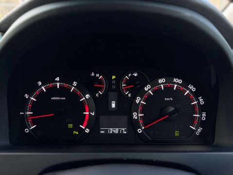 Toyota Alphard V6 4WD TOWBAR 52