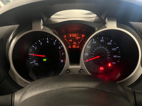 Nissan Juke 1.6 Acenta Premium Euro 5 (s/s) 5dr 28