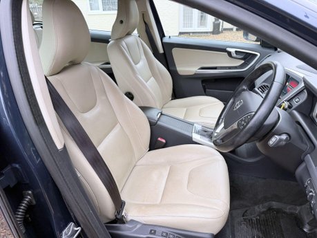Volvo XC60 2.4 D5 SE Lux Nav Geartronic AWD Euro 5 5dr 16