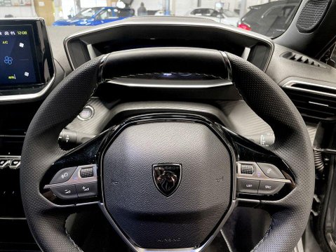 Peugeot e-2008 54kWh GT SUV 5dr Electric Auto (7kW Charger) (156 ps) Sat Nav 13