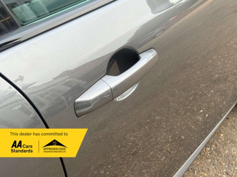 Jaguar XE 2.0 XE R-Sport D Auto 4dr 18