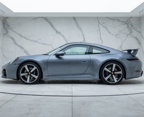 Porsche 911 Carrera (992.2)