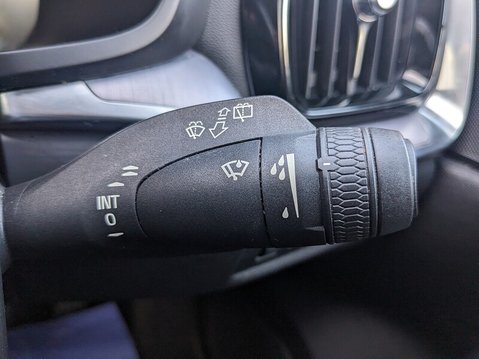 Volvo V60 D3 MOMENTUM 24