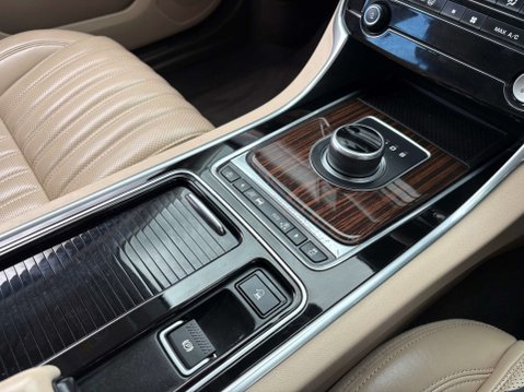 Jaguar XF 2.0 XF Portfolio D AWD Auto 4WD 5dr 45