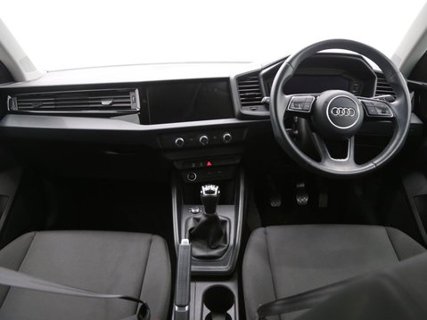 Audi A1 1.0 TFSI 25 Technik Sportback Euro 6 (s/s) 5dr 9