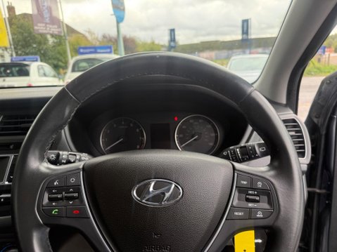 Hyundai i20 1.2 Blue Drive SE Euro 6 (s/s) 5dr 33