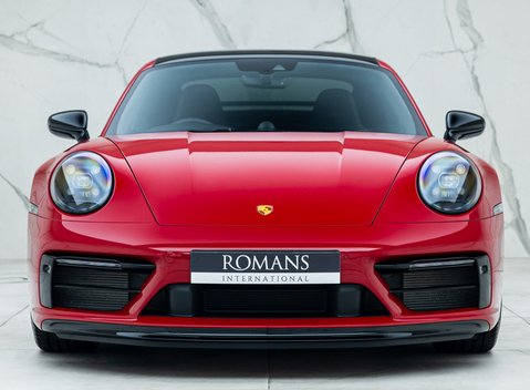 Porsche 911 Carrera 4 GTS (992) 23