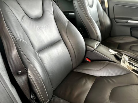 Volvo XC60 2.4 D5 R-Design Geartronic AWD Euro 5 5dr 31