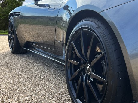 Aston Martin DB11 4.0L V8 Coupe 20