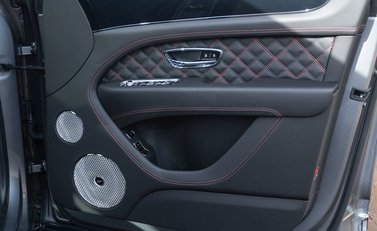 Bentley Bentayga V8 First Edition 24