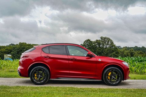 Alfa Romeo Stelvio QUADRIFOGLIO 3